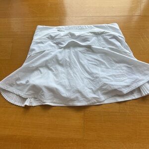 Lululemon white tennis skirt with front ruffle